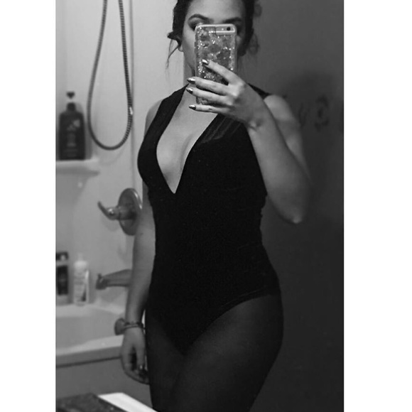 Deep V Neck Velvet Bodysuit - Picture 5 of 5